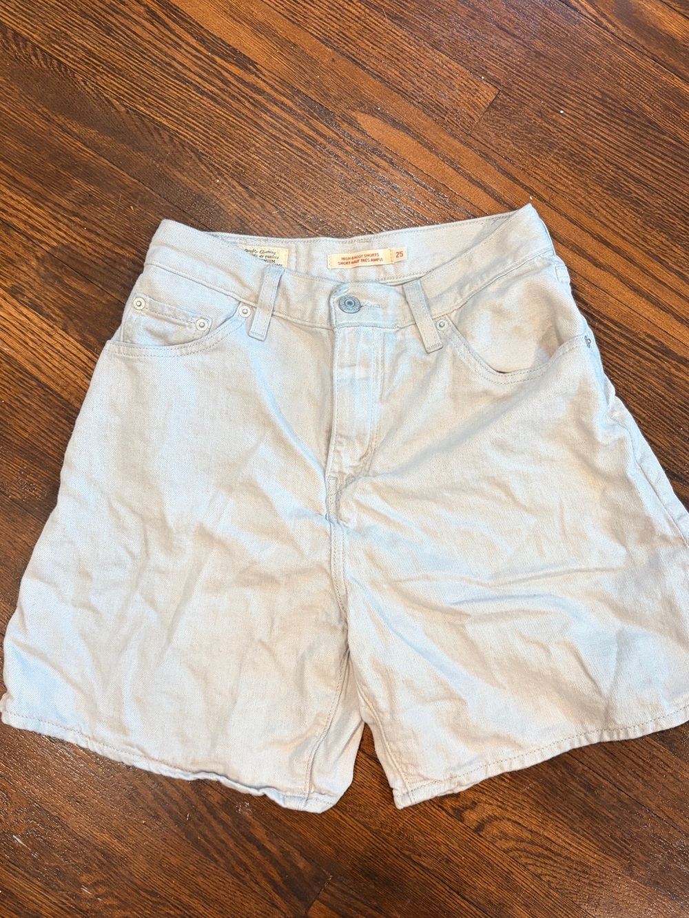 Levi’s Linen Women's High-Waist Shorts